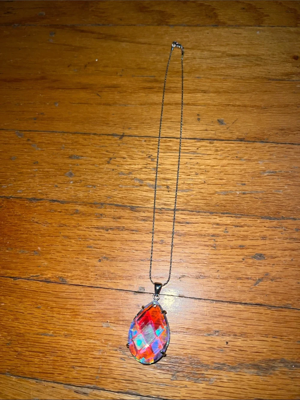 Tear drop shape opalescent necklace - Picture 6 of 6